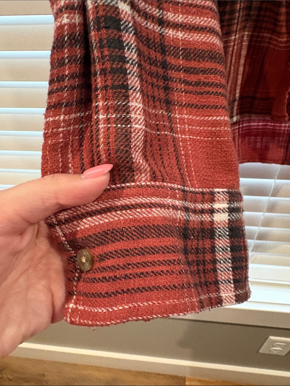 American Eagle Outfitters Women’s Plaid Button-Up Shirt - Picture 4 of 5